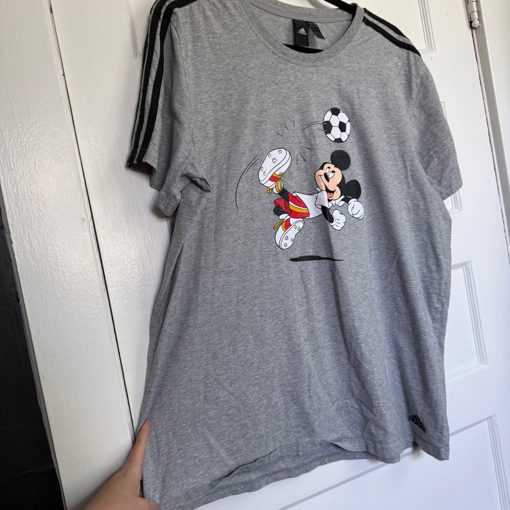 Adidas Disney Mickey Mouse Soccer Graphic T-Shirt Gray Mens XL Short Sleeve - Picture 6 of 10